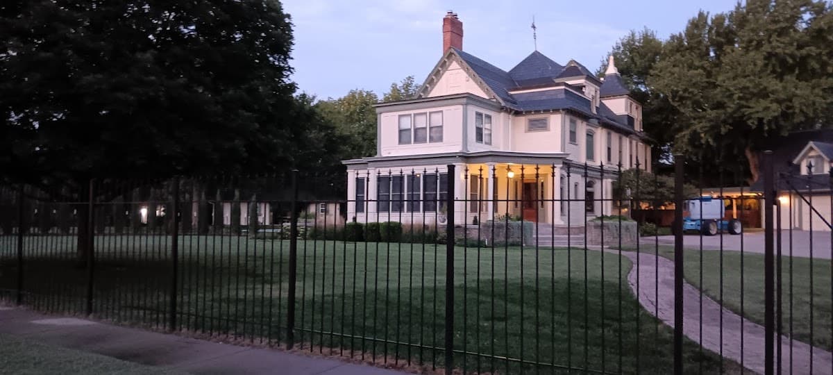 Wellington Place Inn