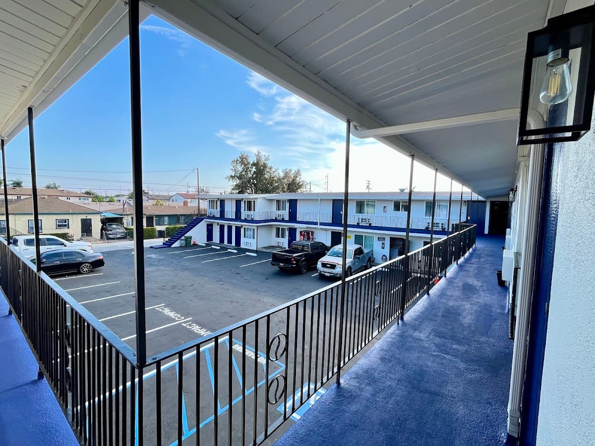 Del Aire Inn Hotel