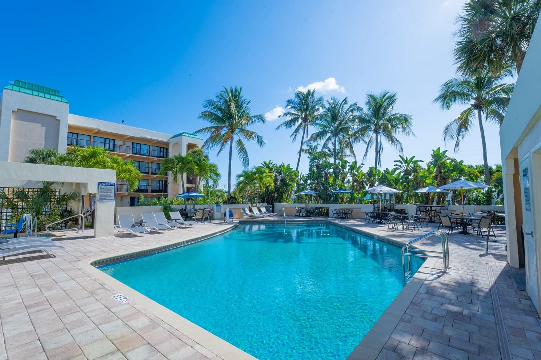 Boca Plaza by Lowkl