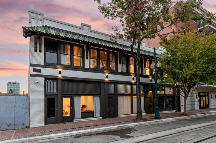 Little Lagniappe Hotel