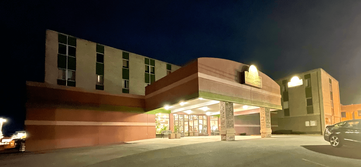 Elkins Inn & Suites