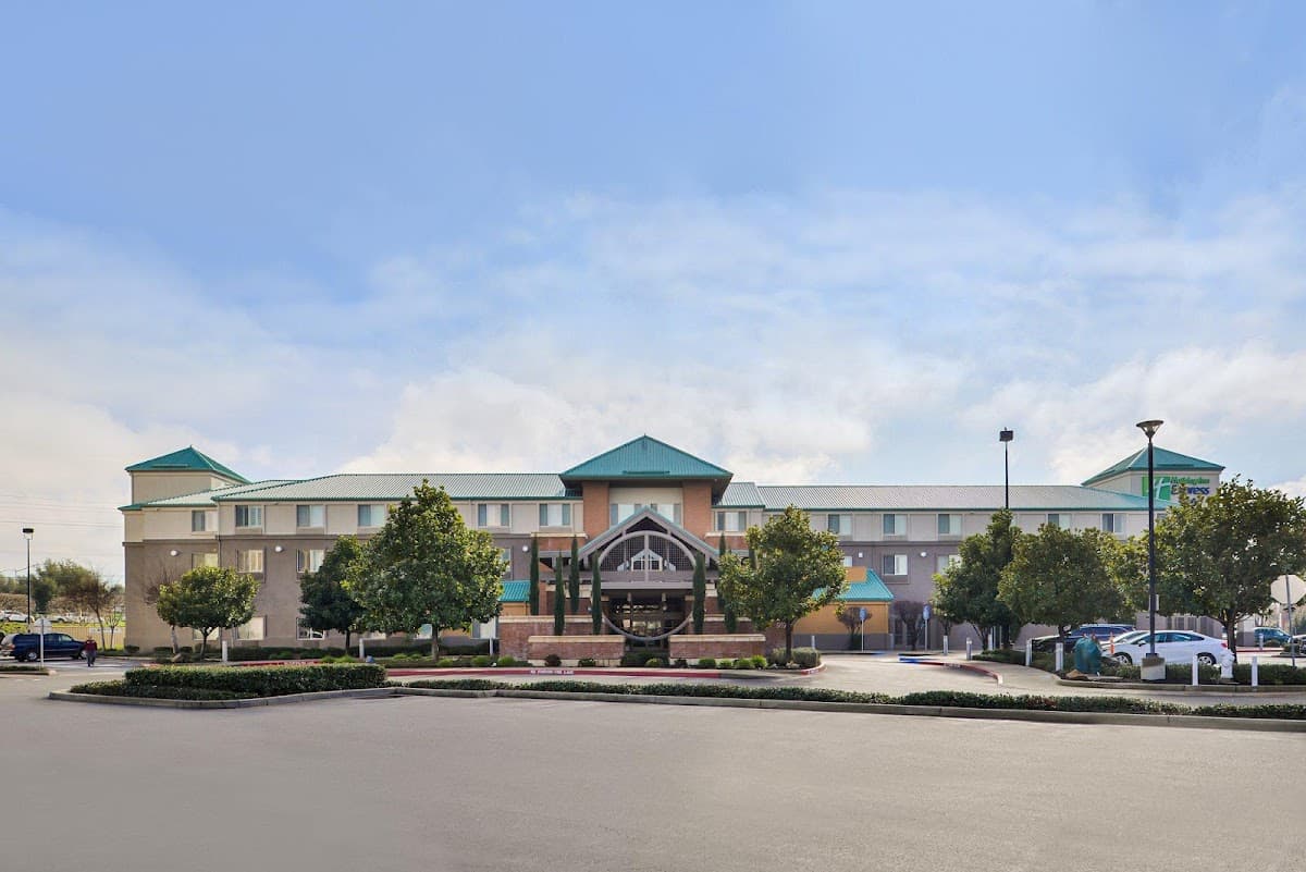 Holiday Inn Express & Suites Elk Grove Central - Hwy 99 by IHG