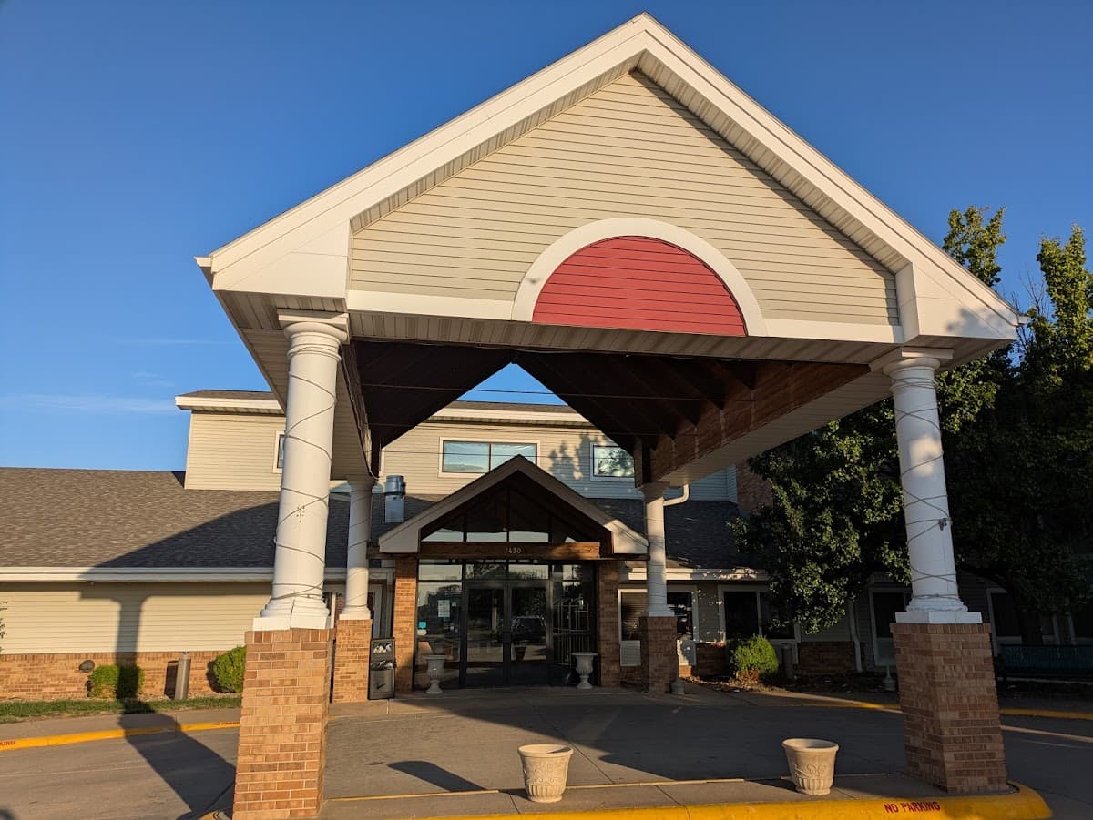 Fossil Creek Hotel & Suites I-70
