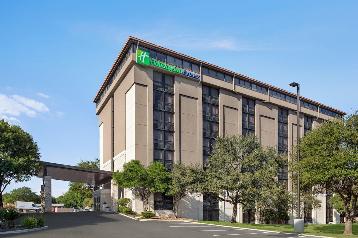 Holiday Inn Express San Antonio-Airport by IHG