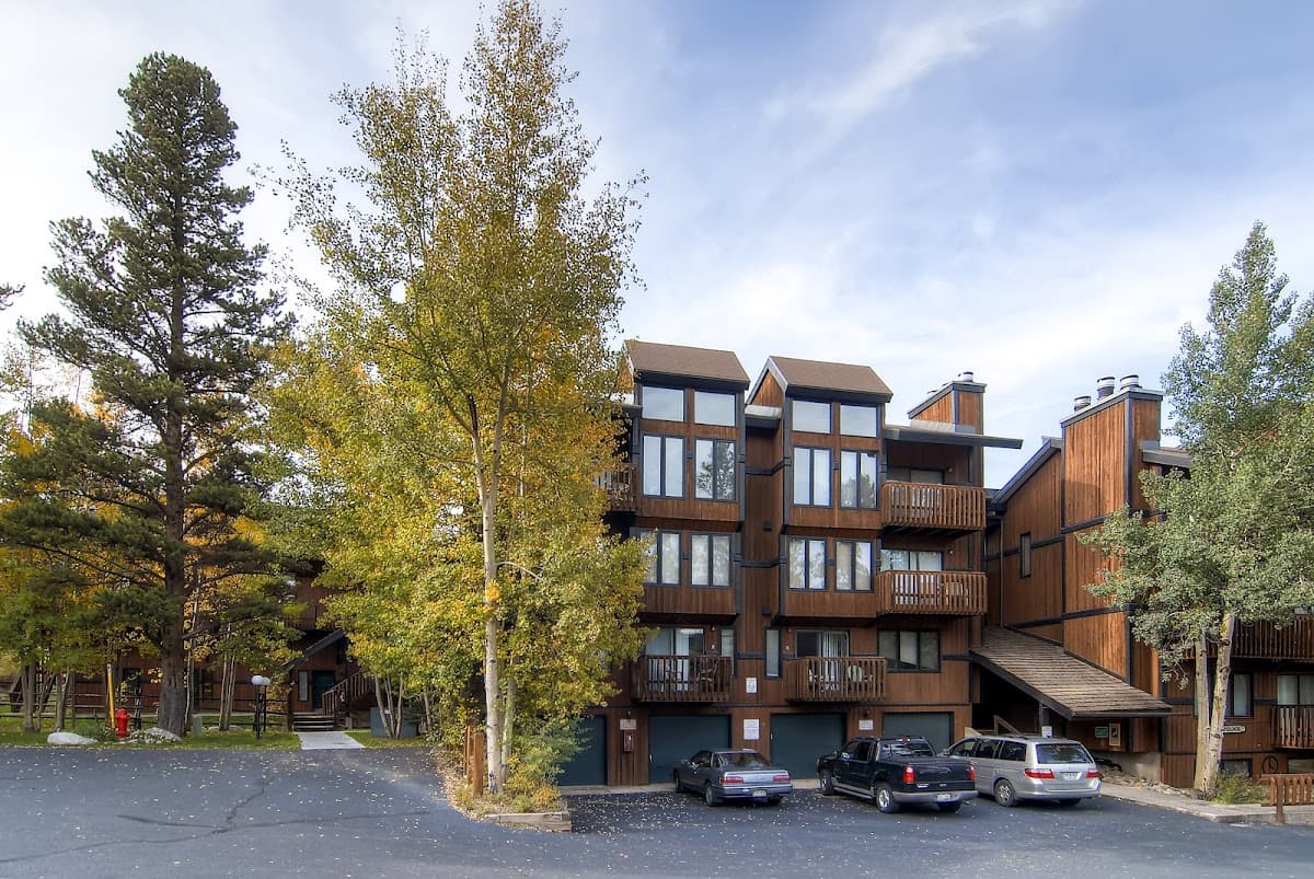 4 O'Clock Lodge A16 by Pinnacle Lodging