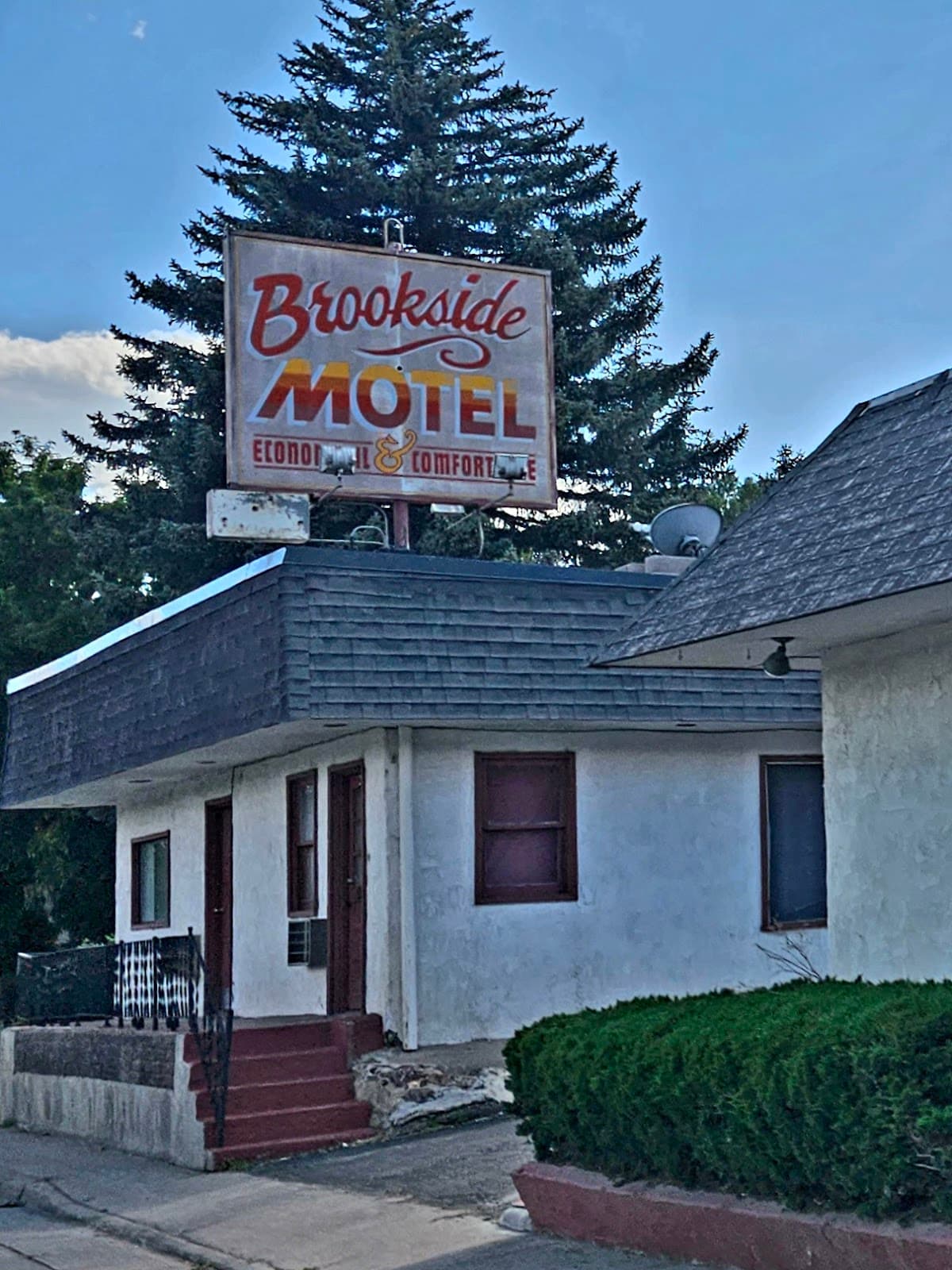 Brookside Motel