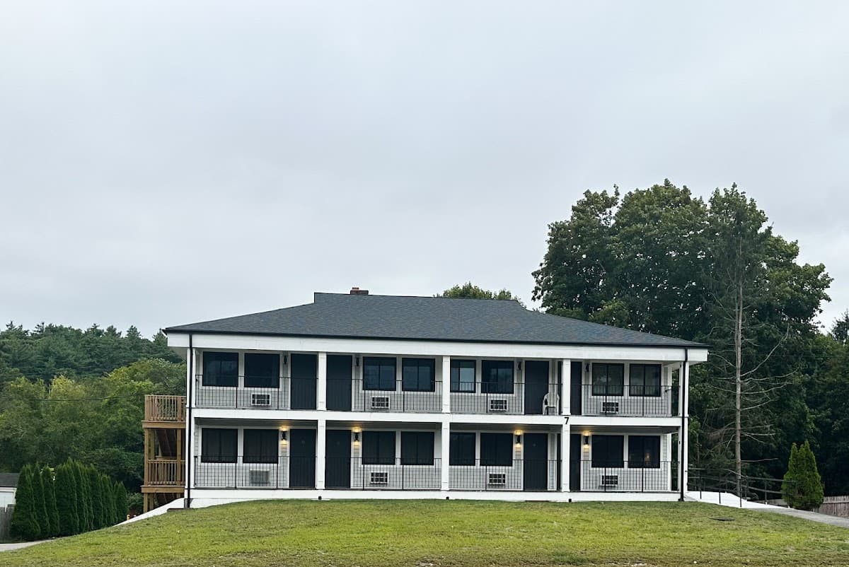 Green Harbor Hotel