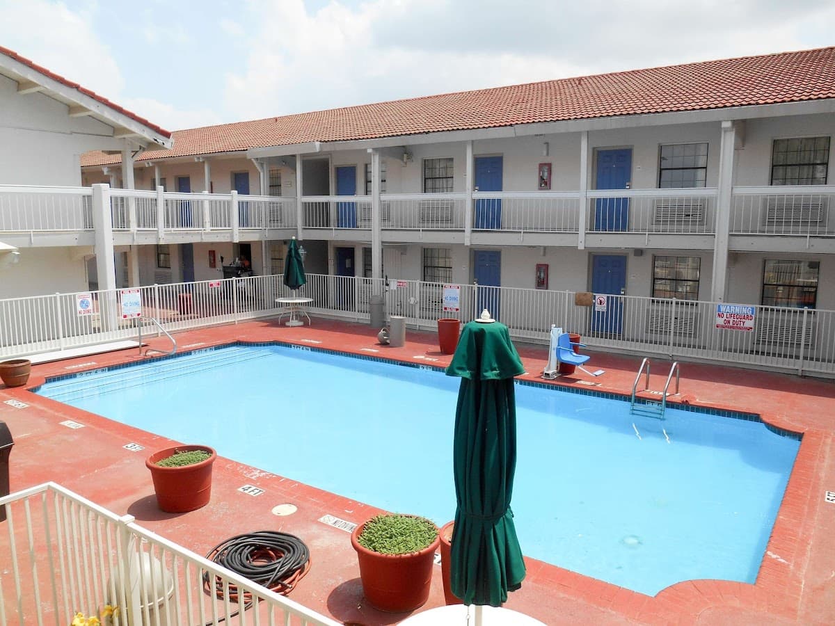 Motel 6 Dallas - Plano - Southeast