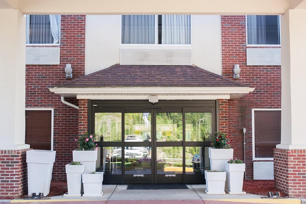 Holiday Inn Express & Suites Logan by IHG