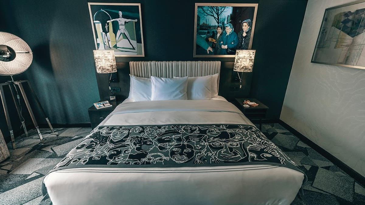 Saint Kate - The Arts Hotel