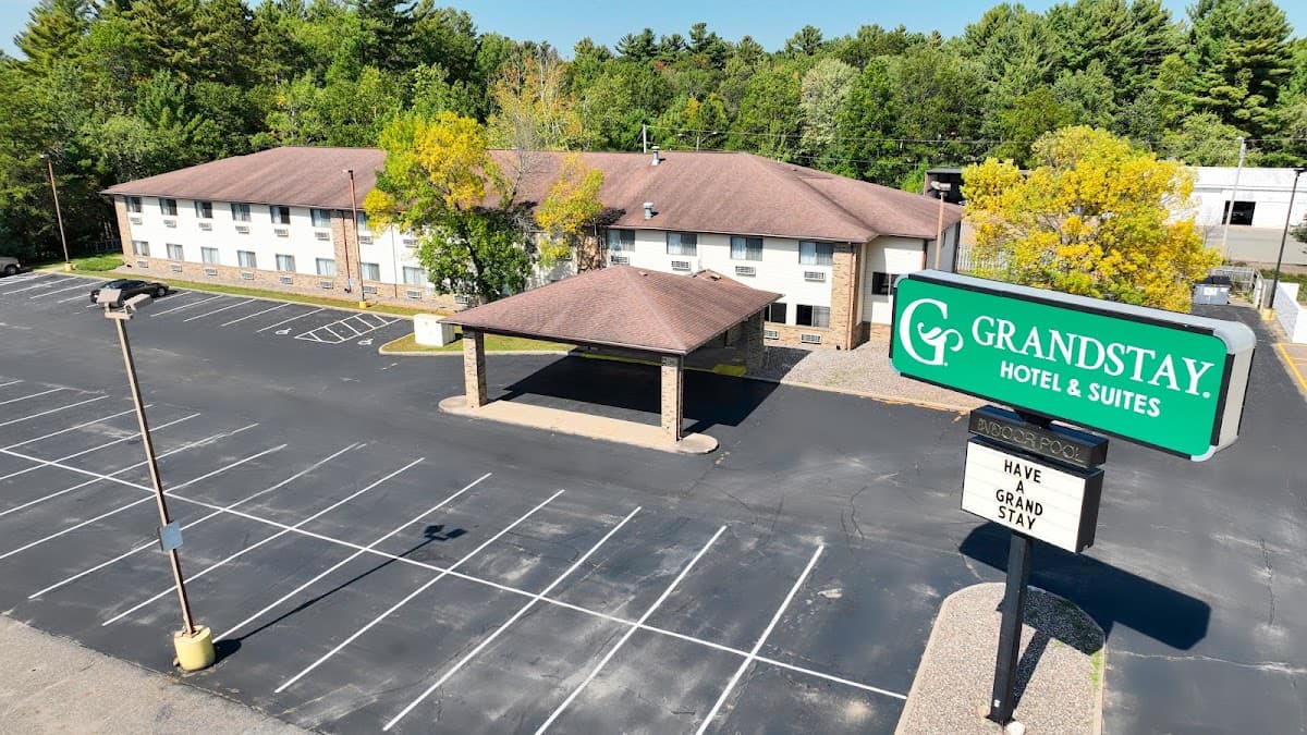 GrandStay Hotel & Suites Minocqua-Woodruff