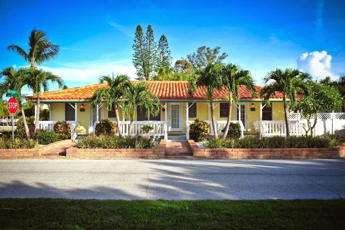 Island Paradise Cottages of Madeira Beach
