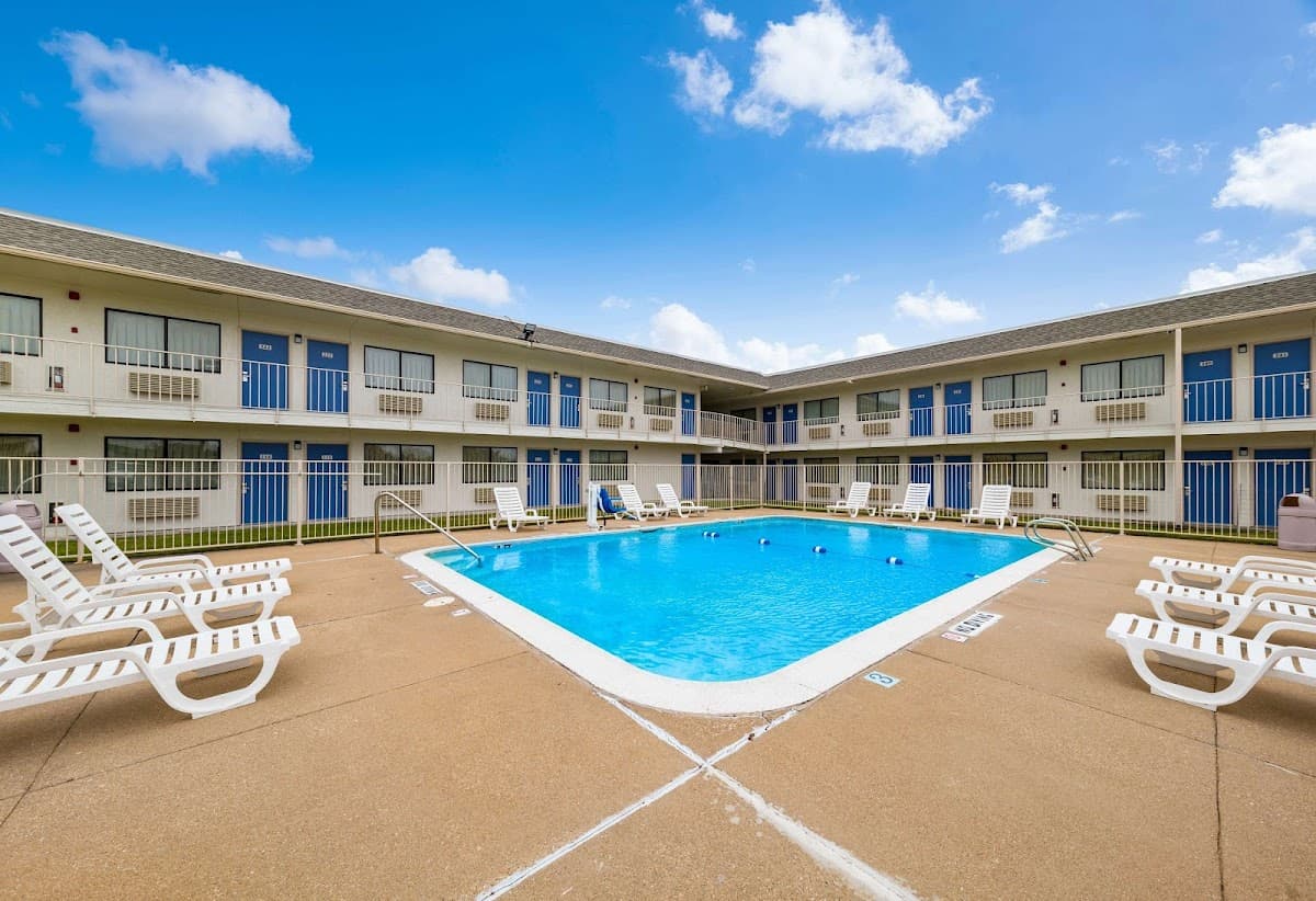 Motel 6 Greenville, TX